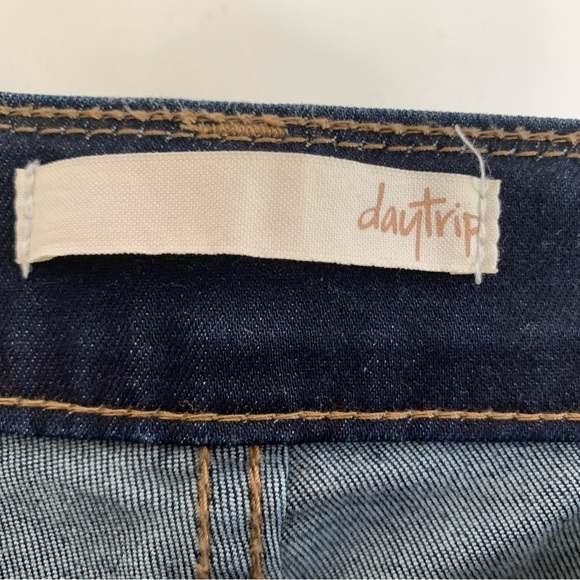 Buckle day trip jeans. Size 26S. - Picture 3 of 9